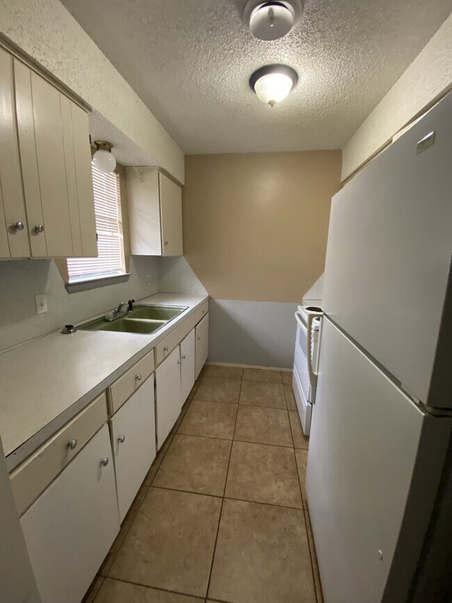 Building Photo - 117 Gamma Cir