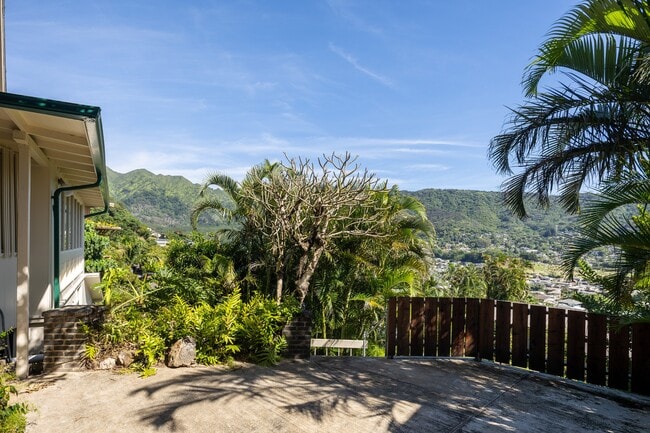 Building Photo - 3270 Huelani Dr