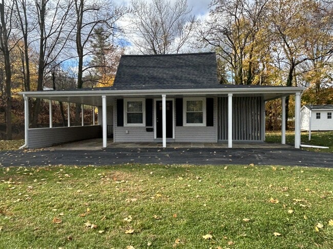 Building Photo - 5404 Oak Ave