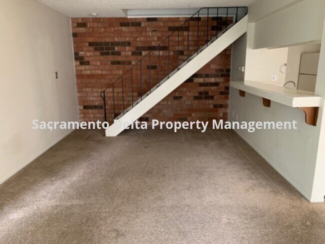 Building Photo - 6240 Cavan Dr