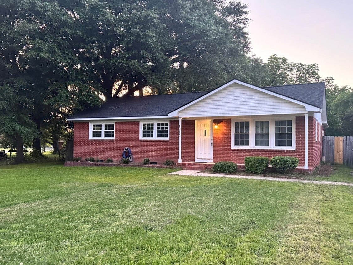 Primary Photo - 4018 Dellwood Dr