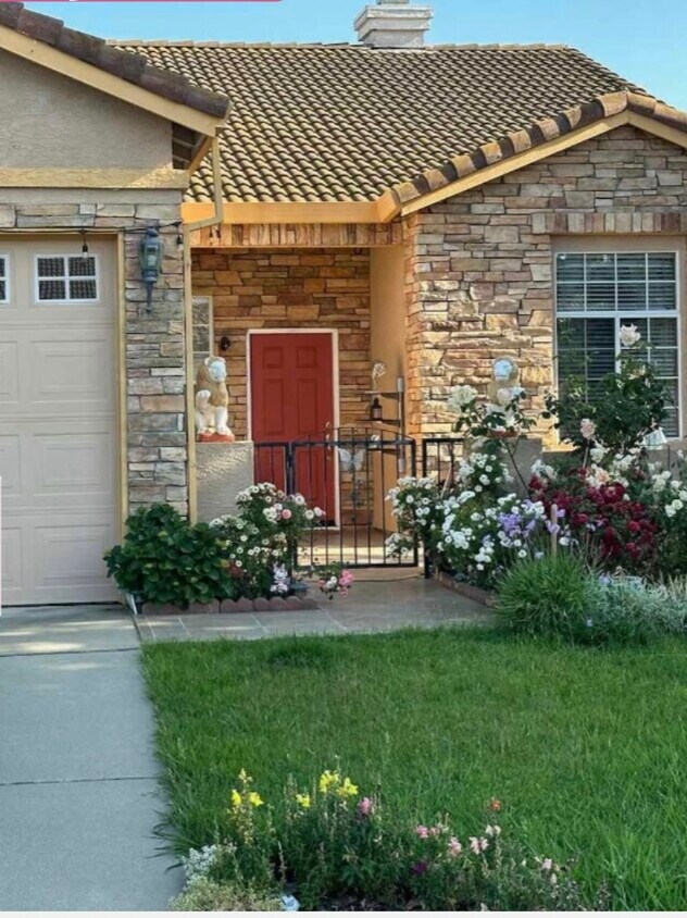 8113 Laguna Brook Way Unit Master suite private, Elk Grove, CA 95758