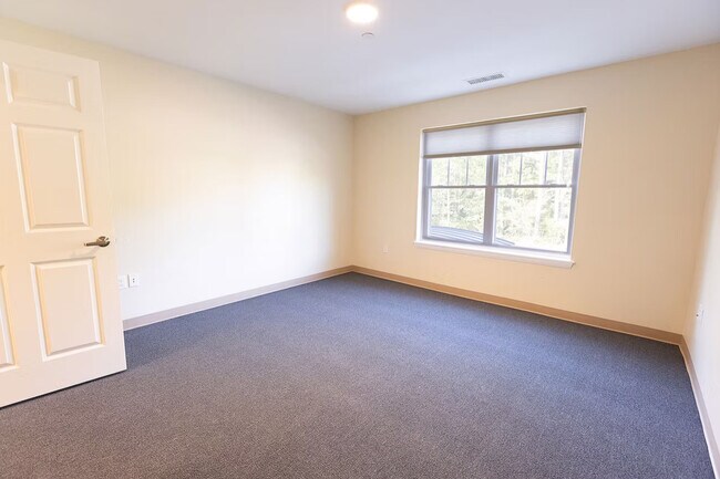 Foto del edificio - Clough Farm Apartments