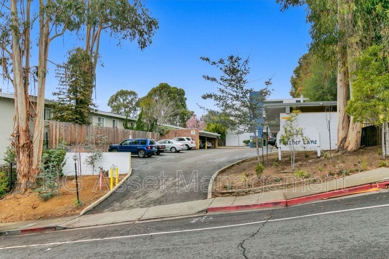 944 Fletcher Ln Unit 16, Hayward, CA 94544 Condo for Rent in Hayward