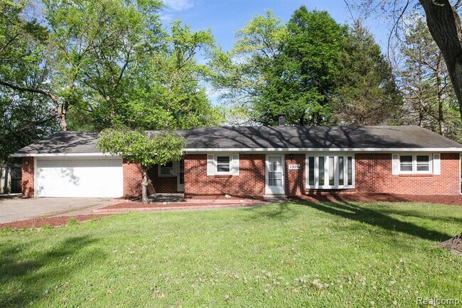 Foto del edificio - 5900 Wright Dr