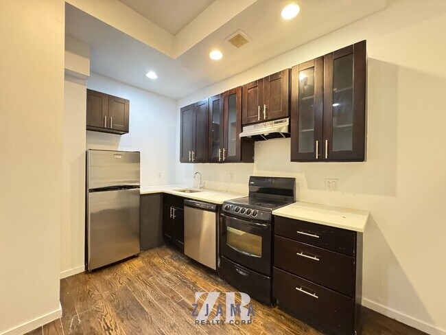 Foto del edificio - 950 Nostrand Ave