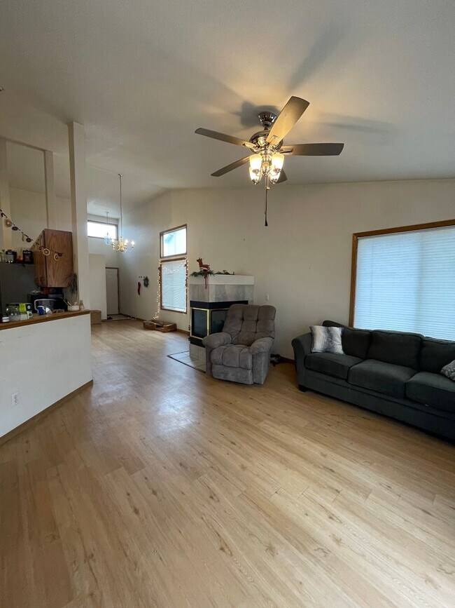 Foto del edificio - STUDENTS WELCOME! Spacious Duplex in Southwest Ft. Collins