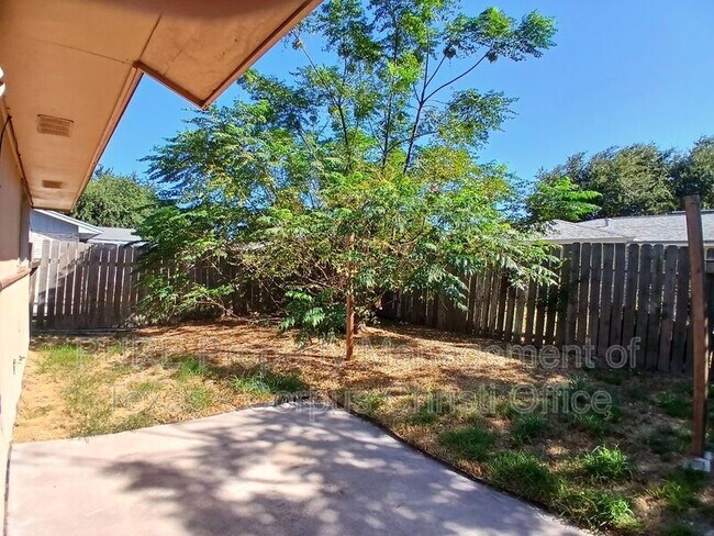 Building Photo - 421 Antares Dr