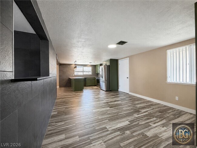 Building Photo - 3824 Golf Ln