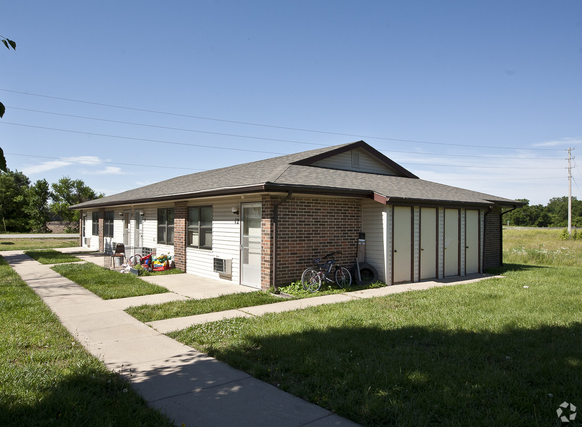 Primary Photo - Sunflower Apartments