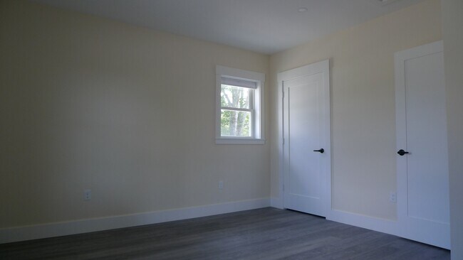 Foto del edificio - 684 Pleasant St