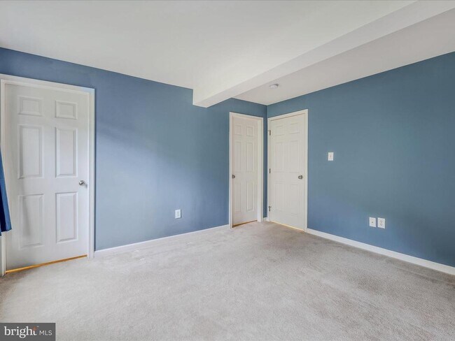 Building Photo - 215 Monte Carlo Way