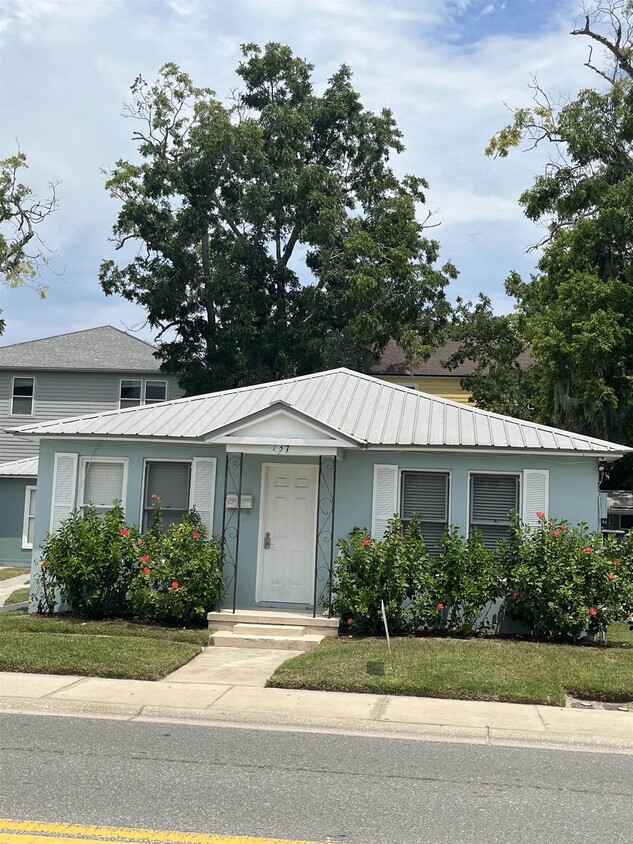 Foto principal - 137A Riberia St