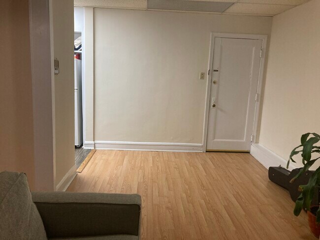 Foto del edificio - 2827 N Burling St