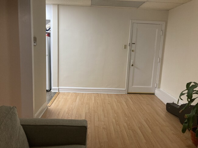 Building Photo - 2827 N Burling St