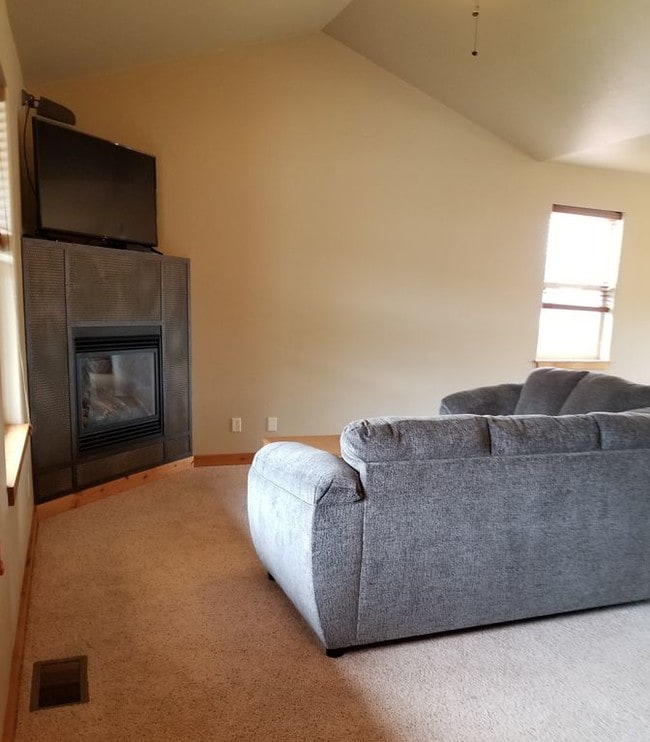 Building Photo - 113 Forest Grove Lane