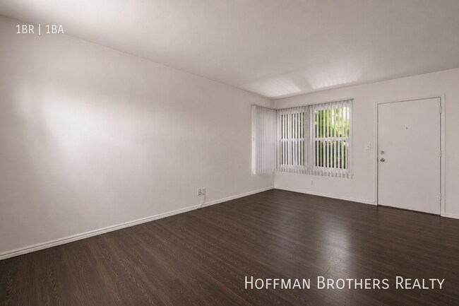 Foto del edificio - 2001 Beachwood Dr