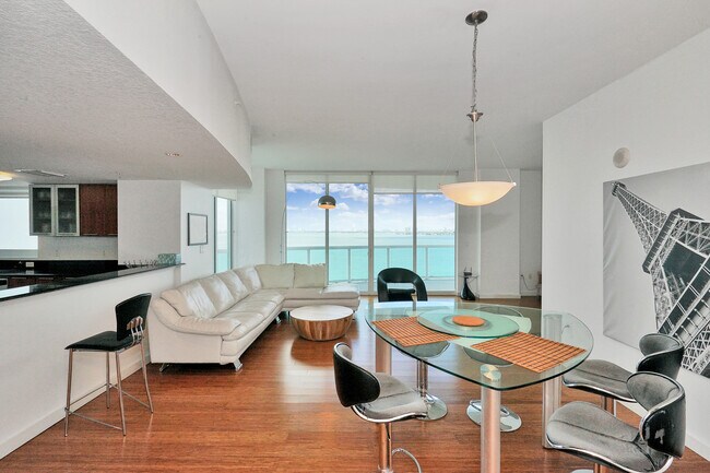 Foto del edificio - 1800 N Bayshore Dr