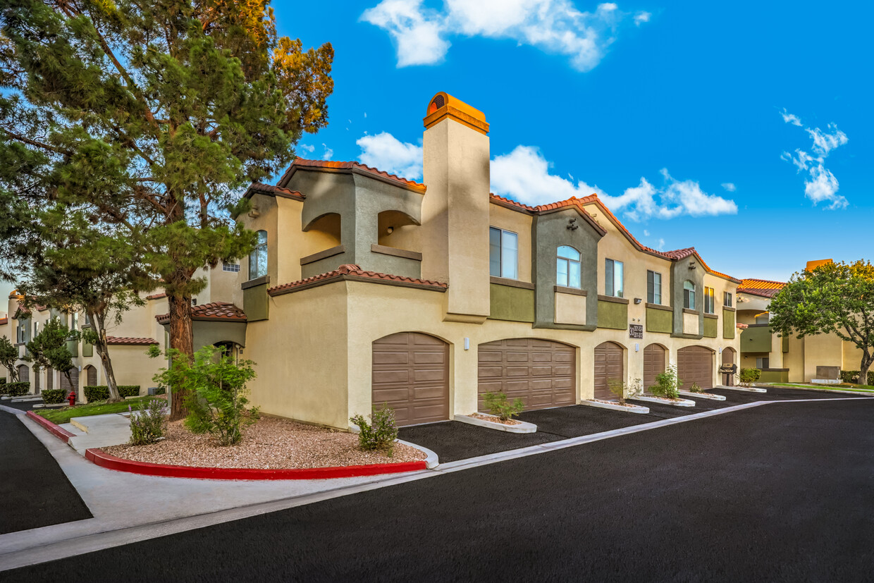 Foto principal - Parkway Townhomes