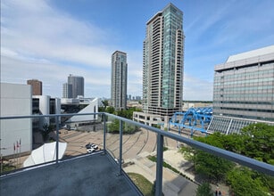 Building Photo - 60 Town Centre Crt
