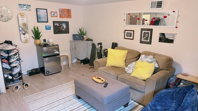 Foto del edificio - 1124/1126 N Garden St