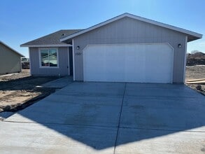 Building Photo - 1321 Polo Ridge