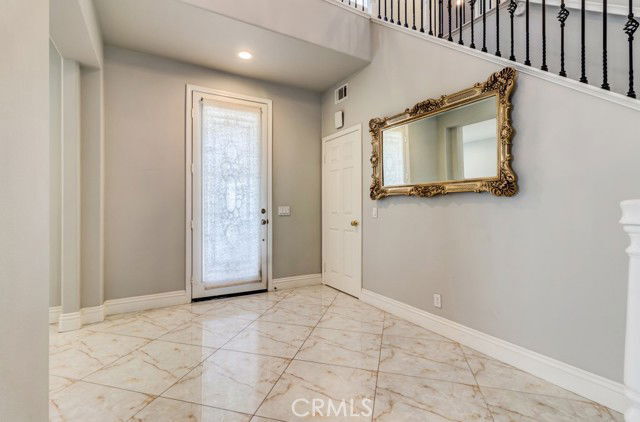 Building Photo - 8 Zinnia