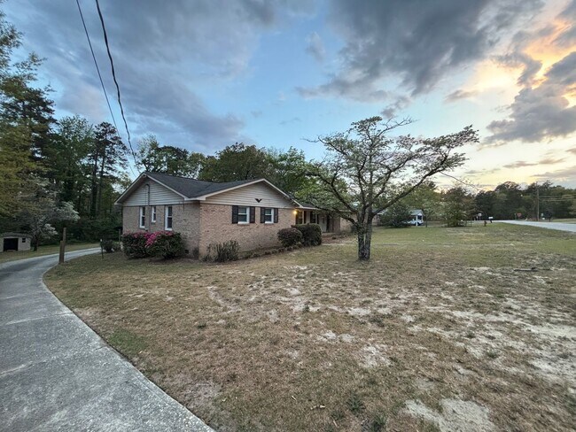 Foto del edificio - Move-In Ready Ranch in the Heart of Elgin!