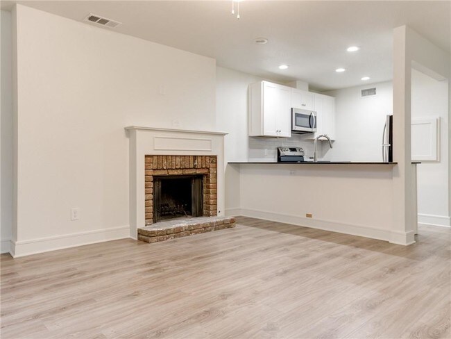 Building Photo - 3420 McFarlin Blvd