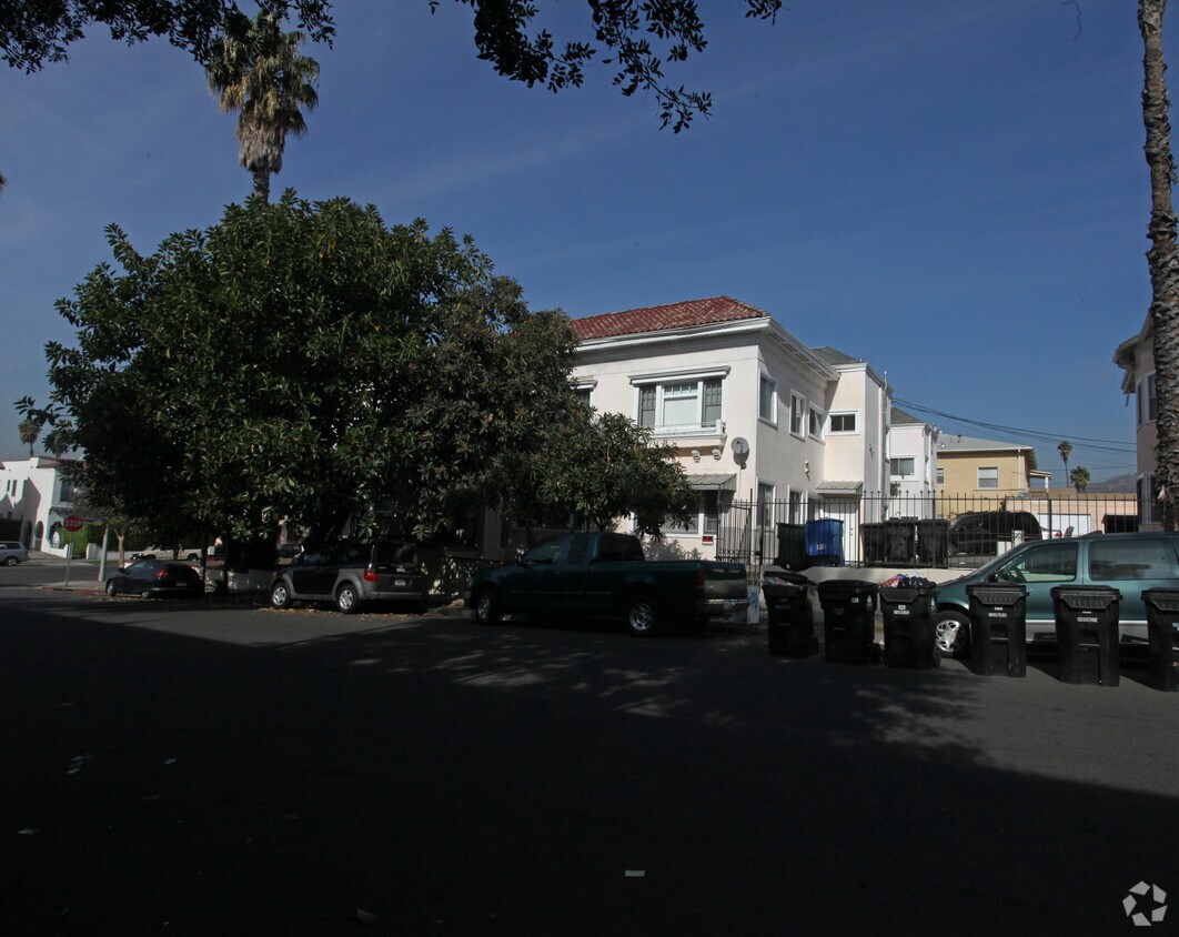 Foto del edificio - 1400 N Hobart Ave