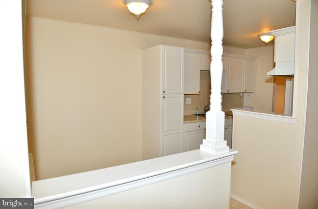 Building Photo - 304 Livingston Ct