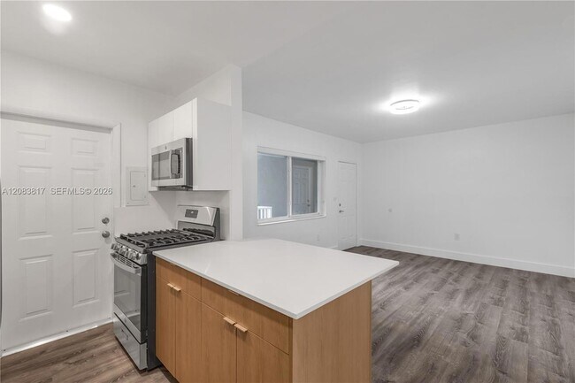 Foto del edificio - 2300 SW 3rd Ave