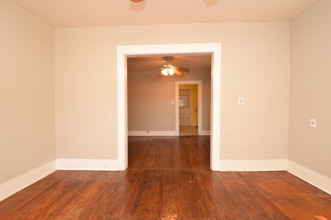 Foto del edificio - North Loop Gem! - Available April