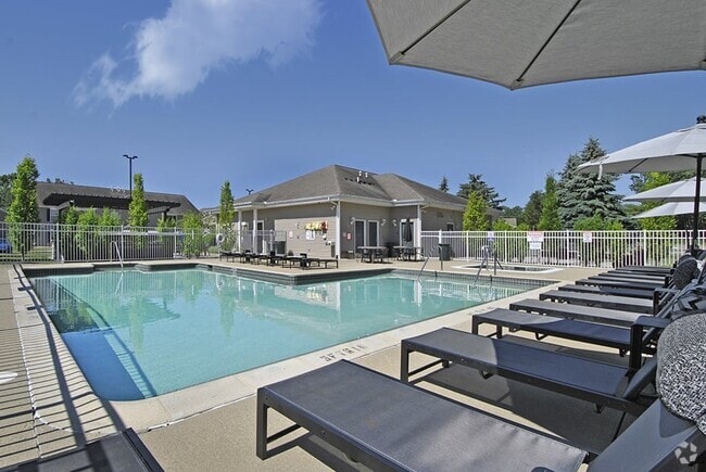 Building Photo - Hunters Ridge Apartments & Townhomes