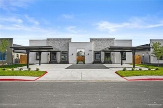 Building Photo - 2008 Selena St