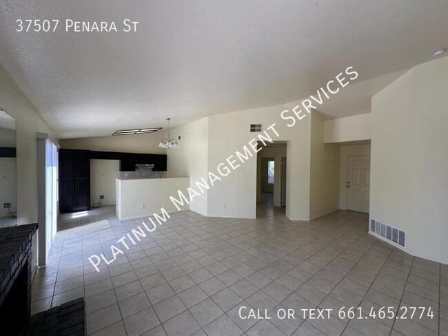 Building Photo - 37507 Penara St