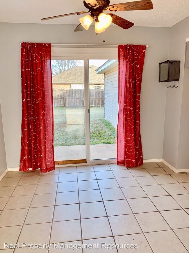 Building Photo - 3 br, 2 bath House - 12303 SW 13th