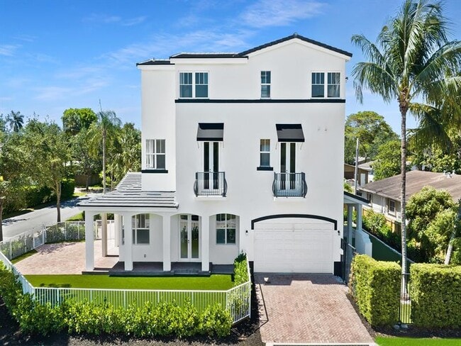 Building Photo - 802 SW 13th St