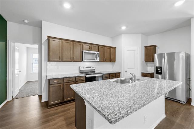 Foto del edificio - 508 Windrow Dr