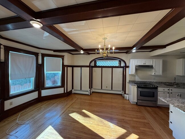 Building Photo - 40 Lincoln Ave