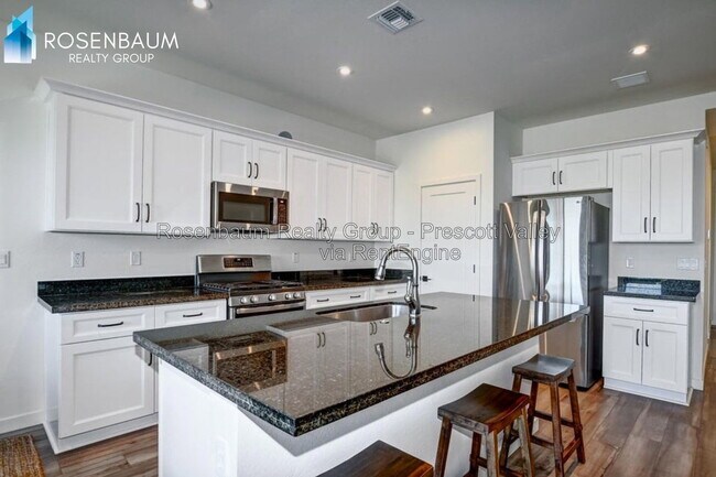 Foto del edificio - 5786 E Richmond Rd