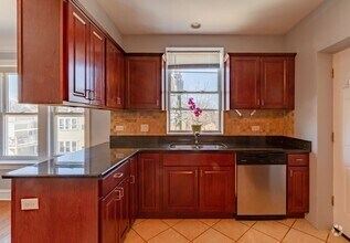 Building Photo - 5726 N Mozart St