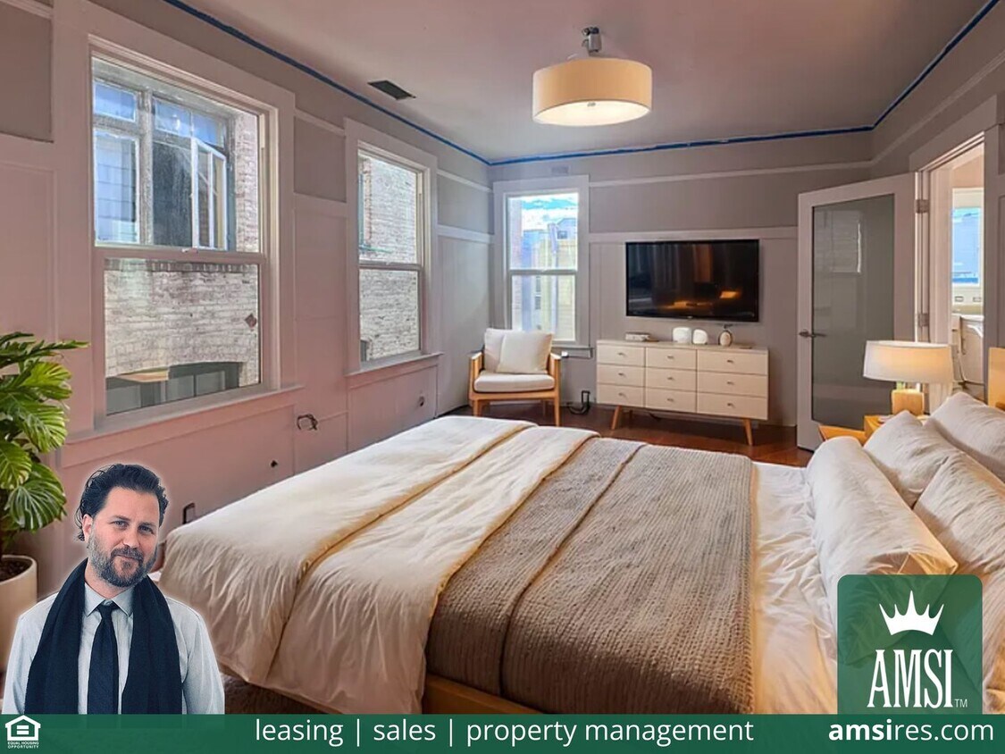 Primary Photo - Large classic Mission top floor flat w/ori...