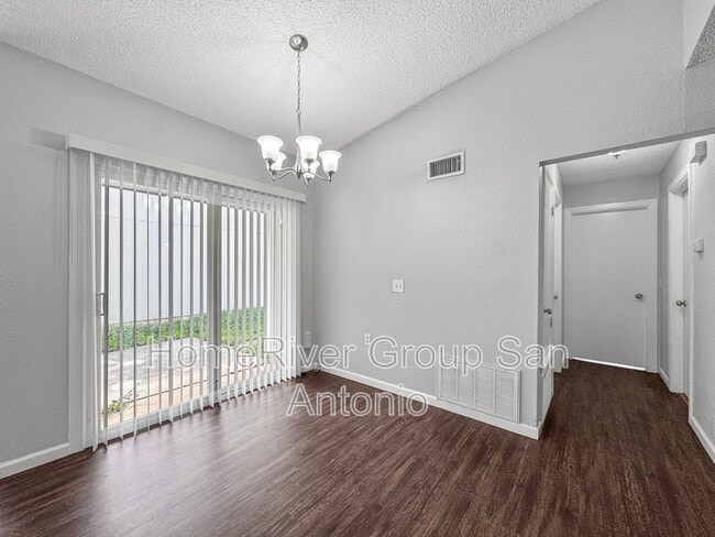 Building Photo - 9510 Bowen Dr