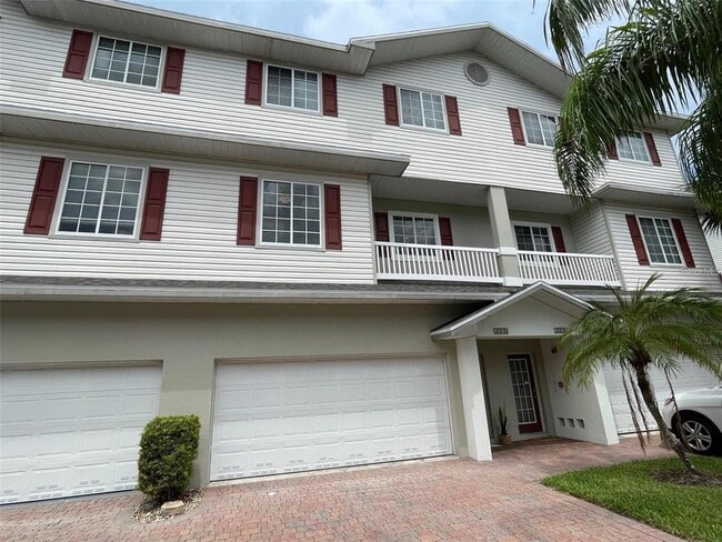 Foto del edificio - 3318 10 Th Ln W