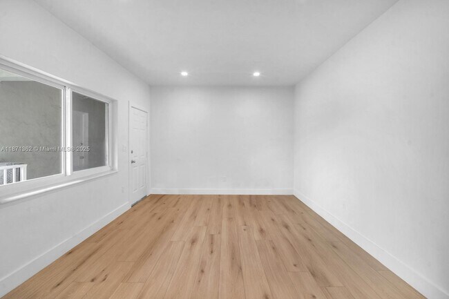 Foto del edificio - 2300 SW 3rd Ave