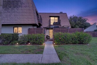 Building Photo - 15317 W Pond Woods Dr