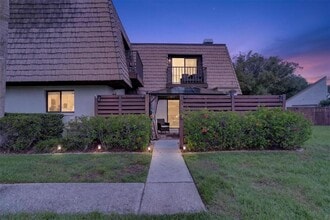 Building Photo - 15317 W Pond Woods Dr
