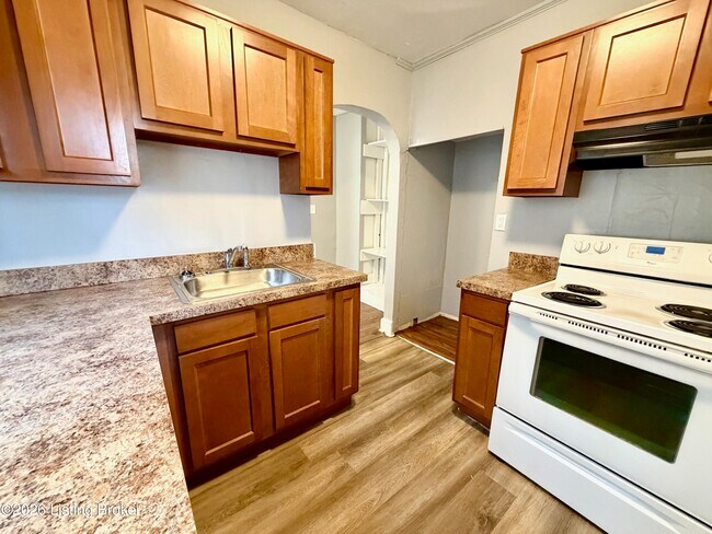 Foto del edificio - 666 Lindell Ave