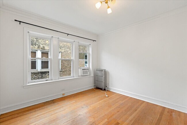 Foto del edificio - 1439 W Elmdale Ave